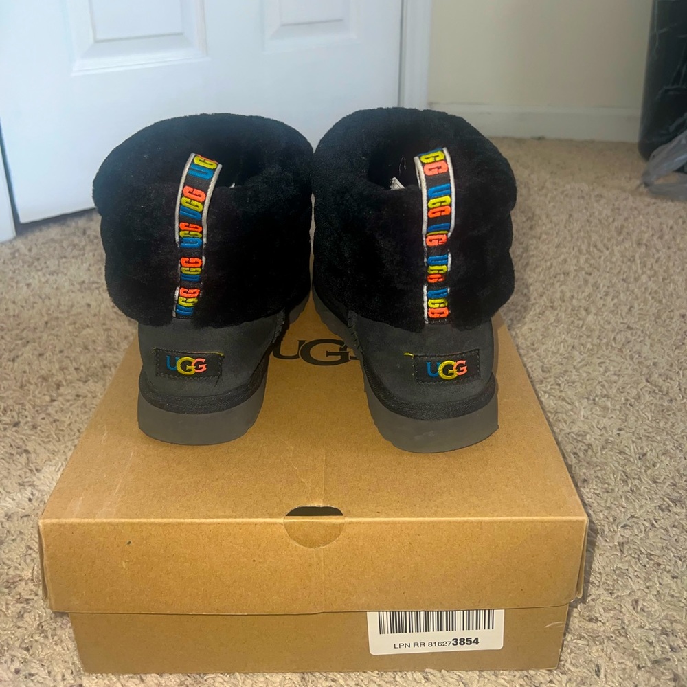 Black mini quilted uggs